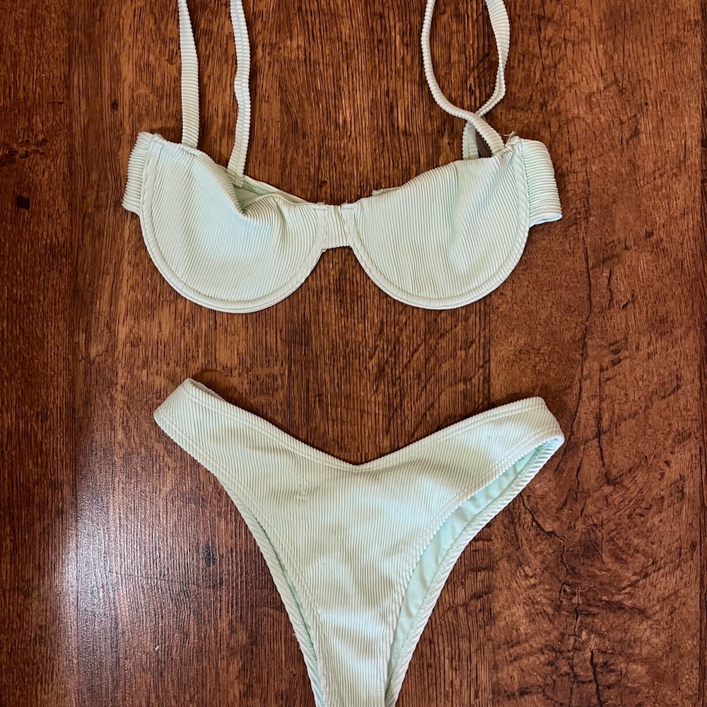 437 Bikini Set - Picture 3 of 4